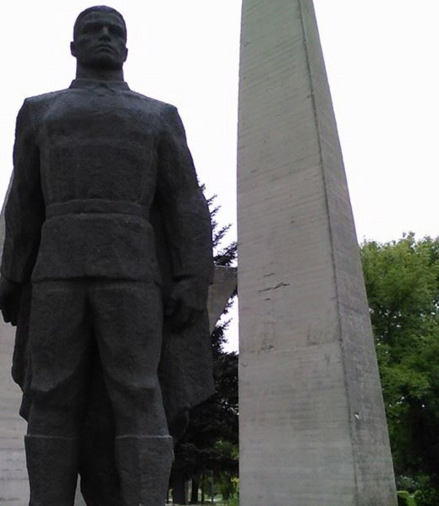 Паметник на загиналите във войната добруджанци
