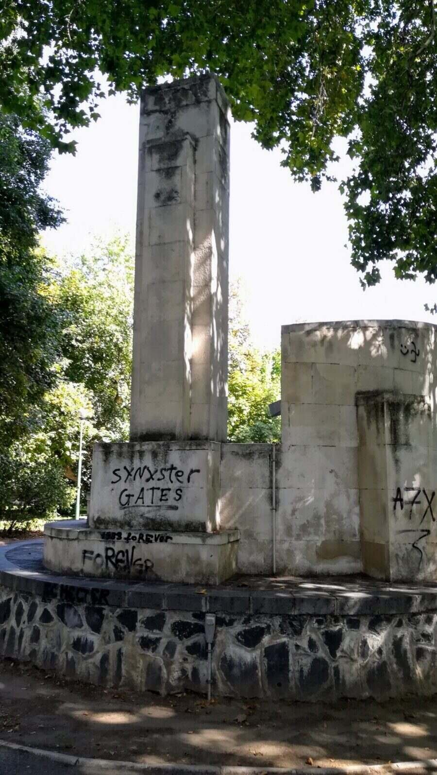 Паметник на Алеко Константинов - Пазарджик