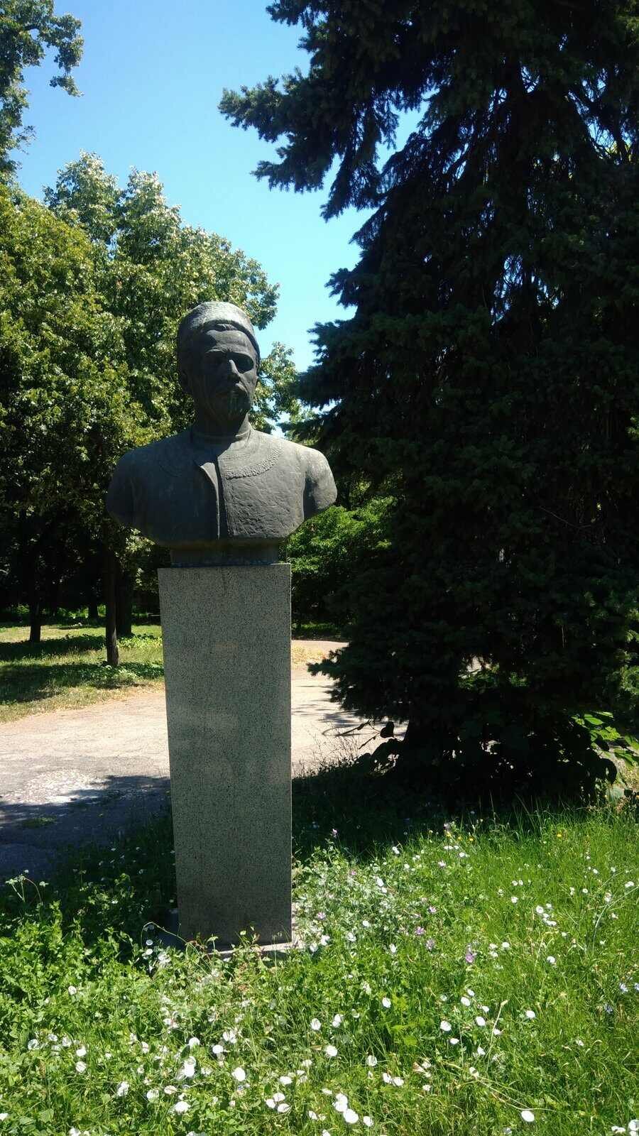 Бюст-паметник на Кънчо Чамов - Стара Загора